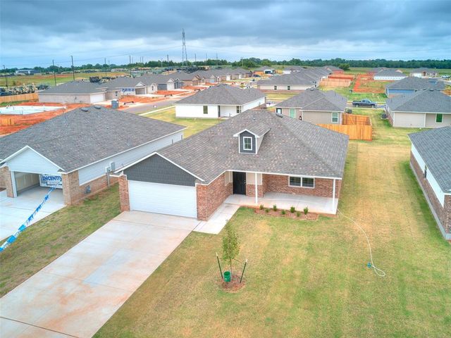 924 S Bear Lane, Mustang, OK 73064