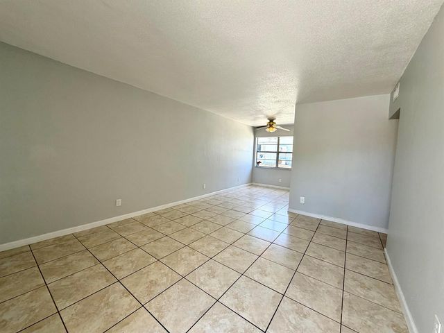 915 NE 8th Street 104, Hallandale Beach, FL 33009