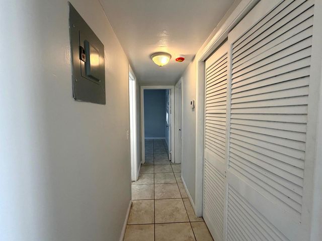 915 NE 8th Street 104, Hallandale Beach, FL 33009