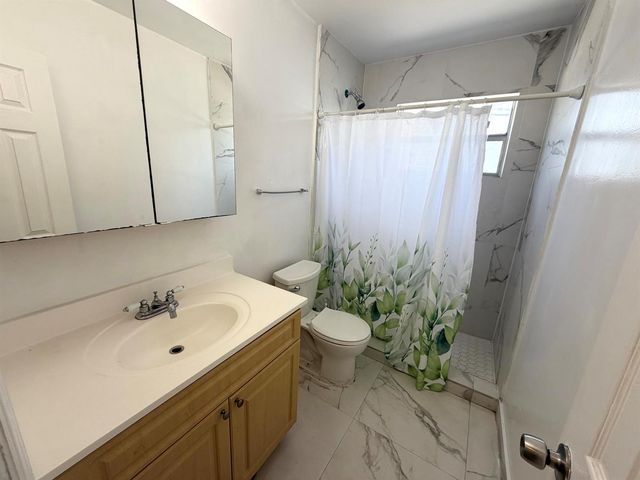 915 NE 8th Street 104, Hallandale Beach, FL 33009