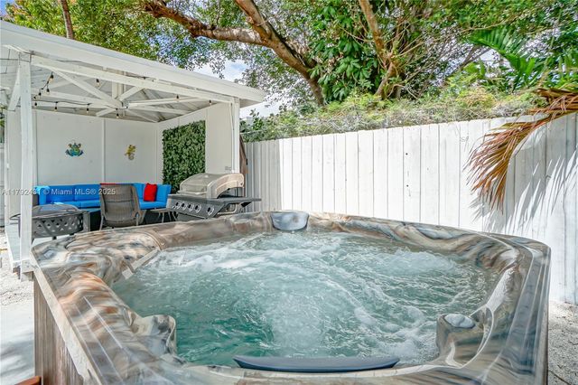 473 NE 61st St, Miami, FL 33137