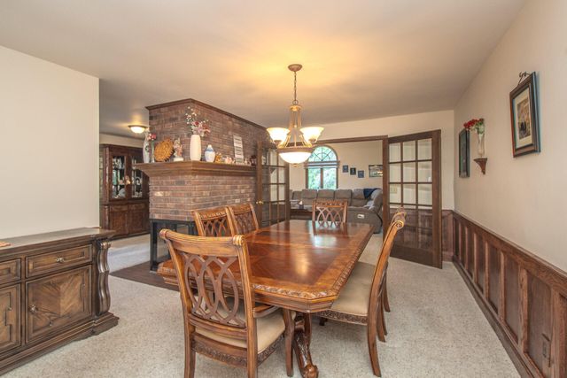 12575 Green Tree Trail, South Lyon, MI 48178