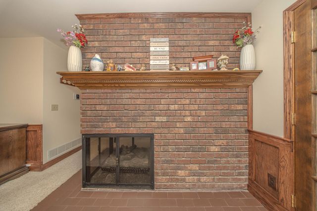 12575 Green Tree Trail, South Lyon, MI 48178