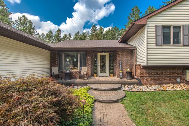 12575 Green Tree Trail, South Lyon, MI 48178
