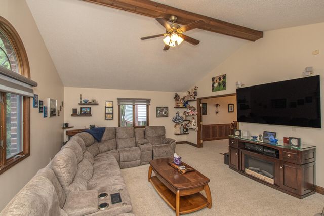 12575 Green Tree Trail, South Lyon, MI 48178