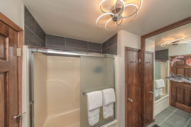 12575 Green Tree Trail, South Lyon, MI 48178