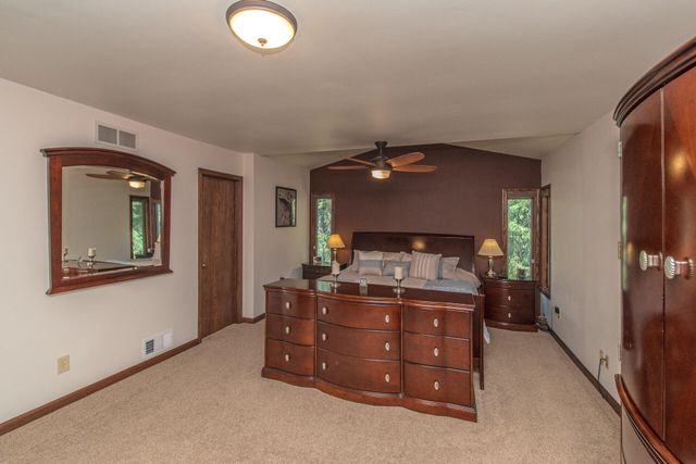 12575 Green Tree Trail, South Lyon, MI 48178