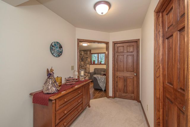 12575 Green Tree Trail, South Lyon, MI 48178