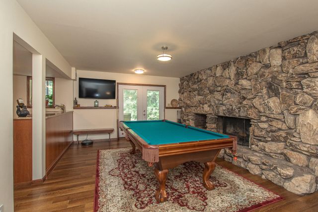 12575 Green Tree Trail, South Lyon, MI 48178