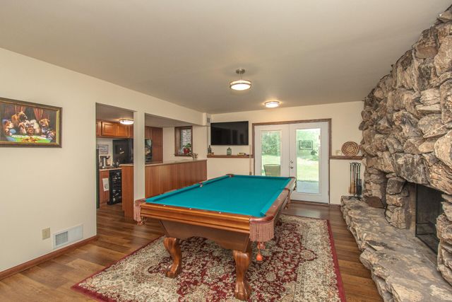 12575 Green Tree Trail, South Lyon, MI 48178