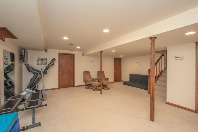 12575 Green Tree Trail, South Lyon, MI 48178