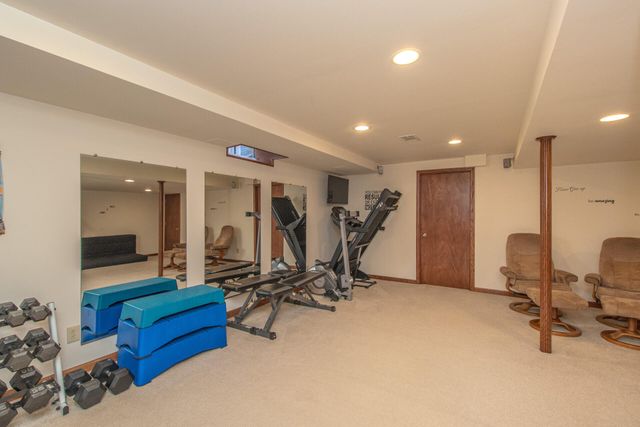 12575 Green Tree Trail, South Lyon, MI 48178