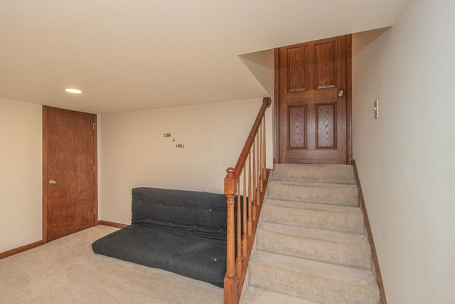 12575 Green Tree Trail, South Lyon, MI 48178