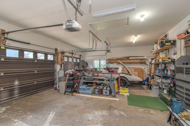 12575 Green Tree Trail, South Lyon, MI 48178