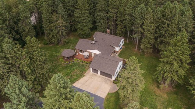 12575 Green Tree Trail, South Lyon, MI 48178