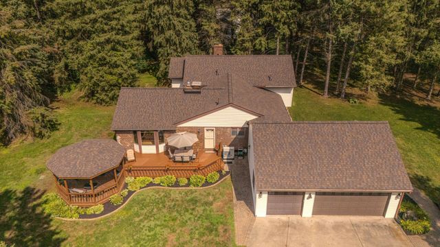 12575 Green Tree Trail, South Lyon, MI 48178