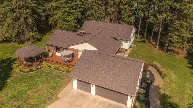 12575 Green Tree Trail, South Lyon, MI 48178