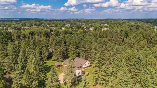 12575 Green Tree Trail, South Lyon, MI 48178