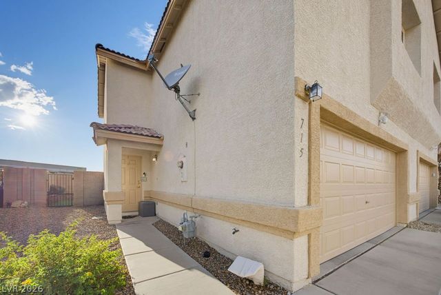 715 Peregrine Falcon Street, Henderson, NV 89015