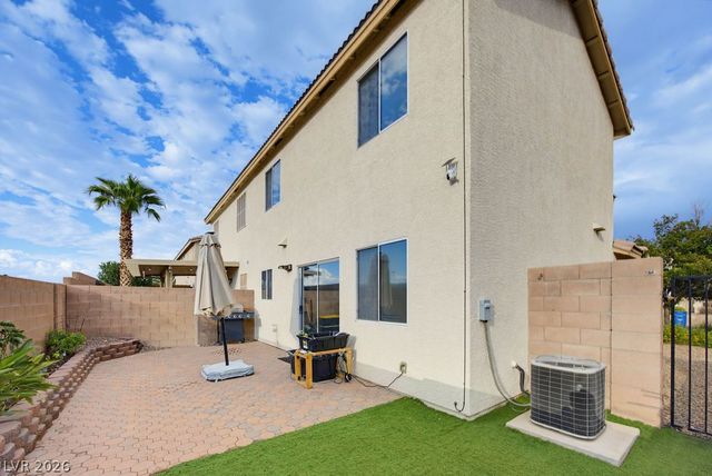 715 Peregrine Falcon Street, Henderson, NV 89015