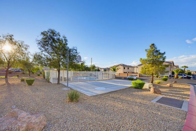 715 Peregrine Falcon Street, Henderson, NV 89015