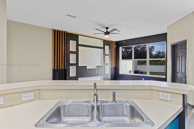 1522 Summergate Drive, Valrico, FL 33594