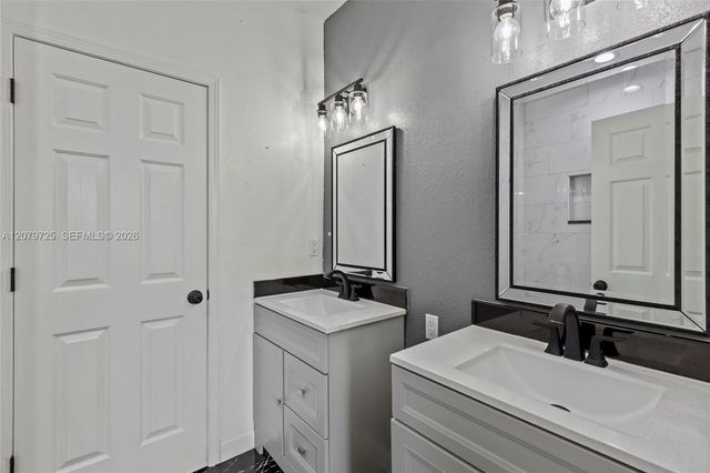 1522 Summergate Drive, Valrico, FL 33594