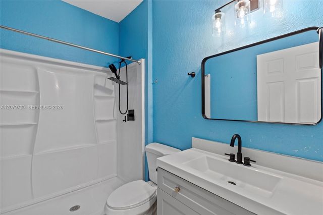 1522 Summergate Drive, Valrico, FL 33594
