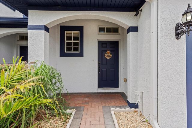 1522 Summergate Drive, Valrico, FL 33594