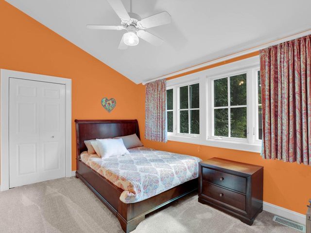 134 W Park DRIVE, Twin Lakes, WI 53181