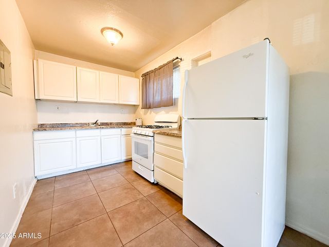 6014 W VISTA Avenue, Glendale, AZ 85301