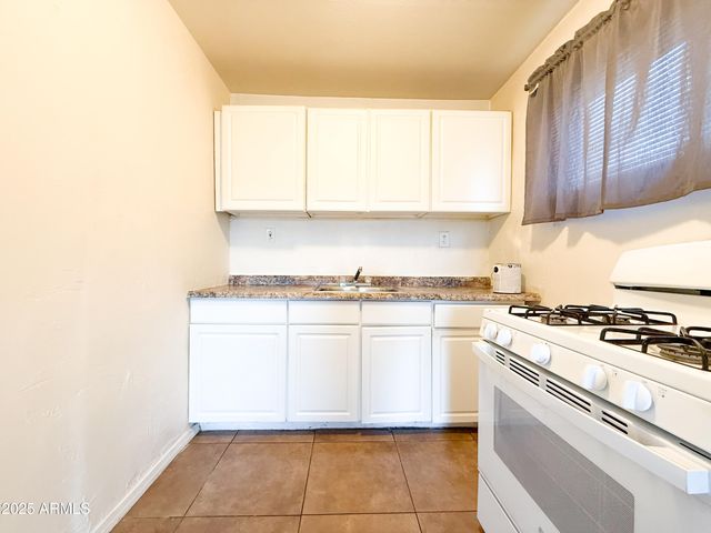 6014 W VISTA Avenue, Glendale, AZ 85301