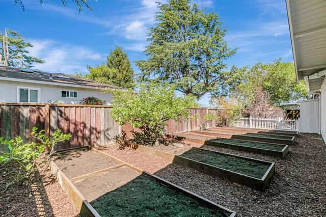 19437 Via Real Drive, Saratoga, CA 95070