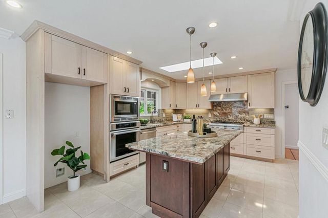 19437 Via Real Drive, Saratoga, CA 95070