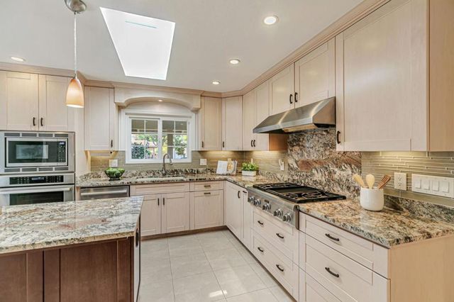 19437 Via Real Drive, Saratoga, CA 95070