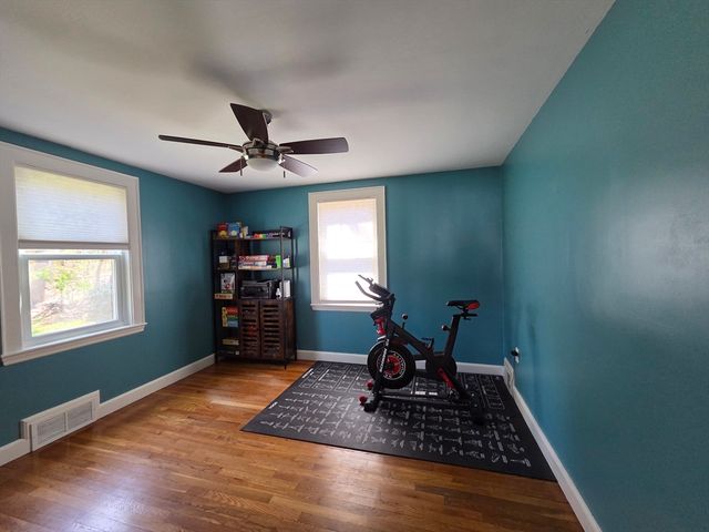 10 Marion St, Wilmington, MA 01887