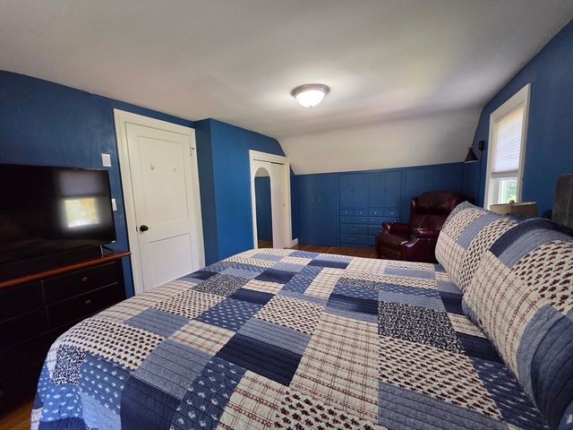10 Marion St, Wilmington, MA 01887
