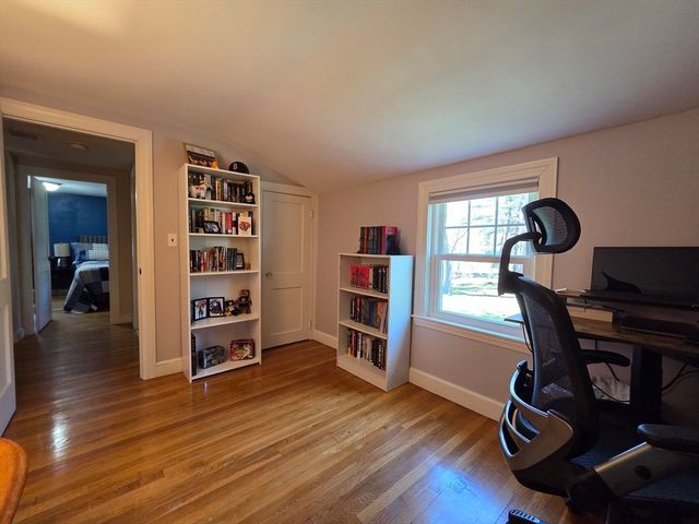 10 Marion St, Wilmington, MA 01887