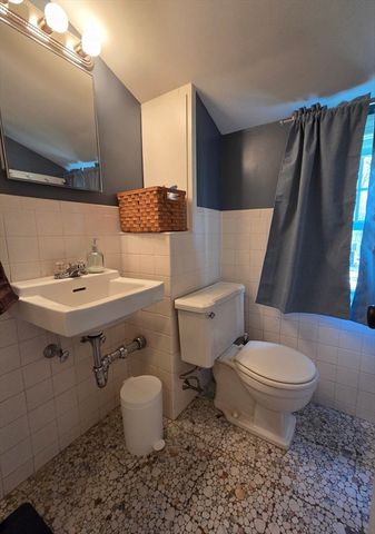 10 Marion St, Wilmington, MA 01887