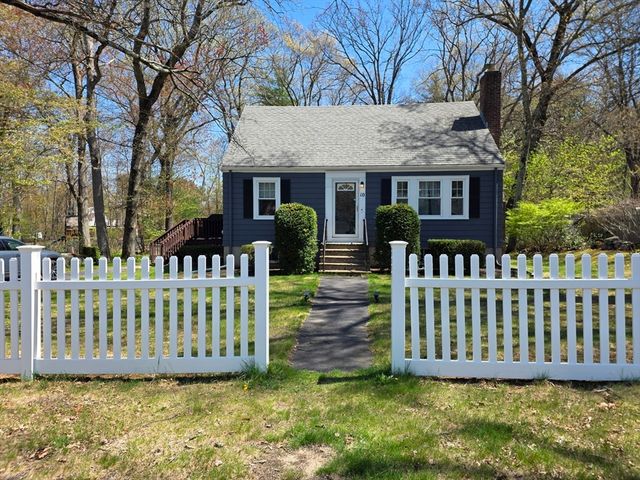 10 Marion St, Wilmington, MA 01887