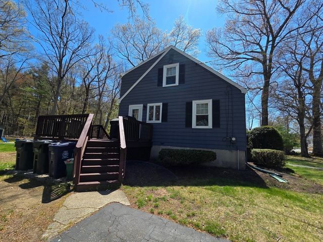 10 Marion St, Wilmington, MA 01887