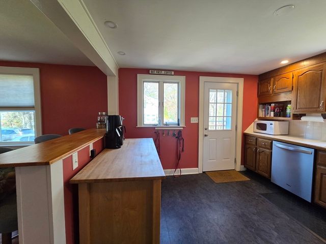 10 Marion St, Wilmington, MA 01887