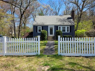 10 Marion St, Wilmington, MA 01887