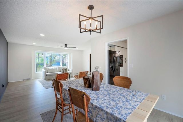 6900 E 140th Place, Grandview, MO 64030
