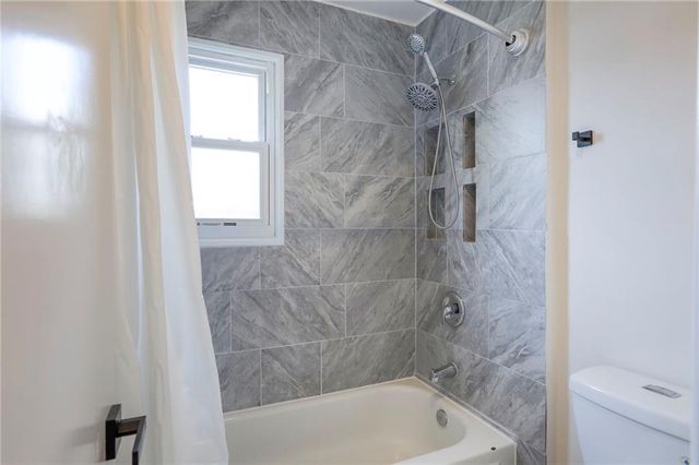 6900 E 140th Place, Grandview, MO 64030