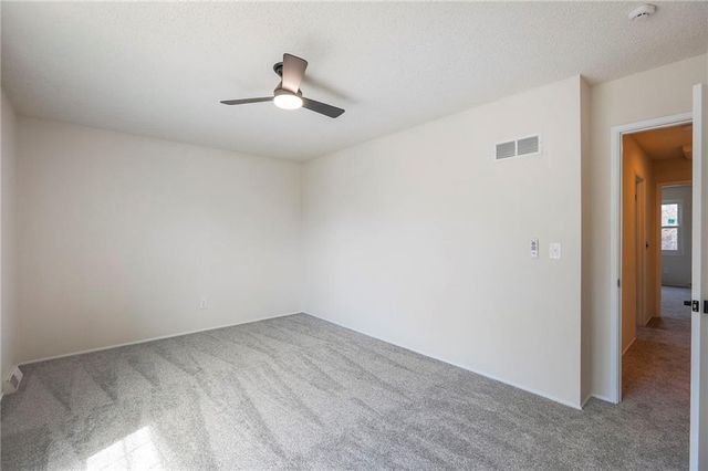 6900 E 140th Place, Grandview, MO 64030