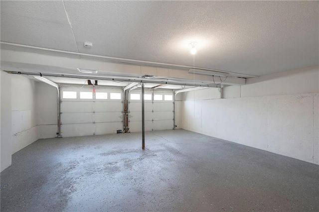 6900 E 140th Place, Grandview, MO 64030