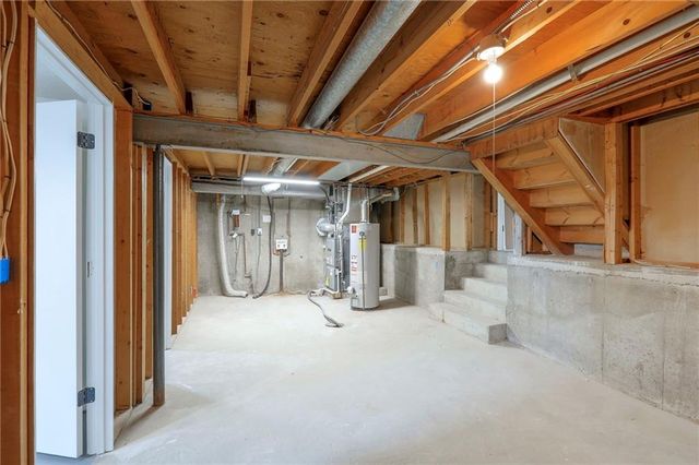 6900 E 140th Place, Grandview, MO 64030