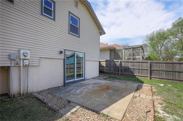 6900 E 140th Place, Grandview, MO 64030