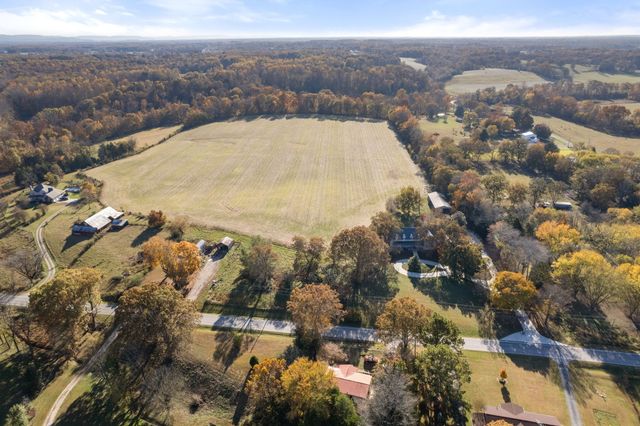 2301 Rock Creek Rd, Estill Springs, TN 37330